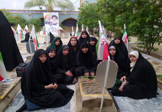 دانش‌آموزان ادامه دهنده راه شهدا