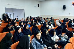 بدرقه دانش‌آموزان دختر تفرشی به راهیان نور جنوب کشور