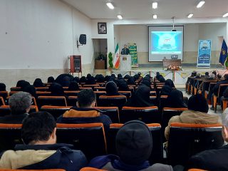 جشن انقلاب همزمان با عملیات والفجر۸ در تفرش برگزار شد